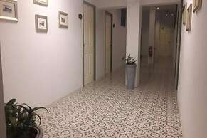 Surachet at 257 Boutique House