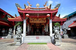 Surachet at 257 Boutique House