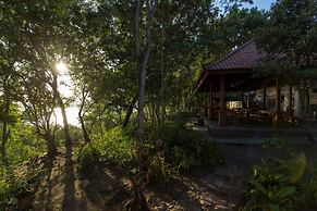 Menjangan Ecolodge