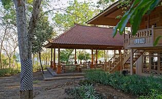 Menjangan Ecolodge