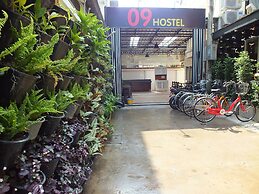09 Hostel