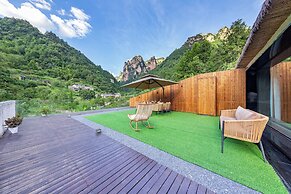 Pandora Vista Retreat