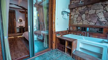 Pandora Vista Retreat