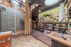 Pandora Vista Retreat