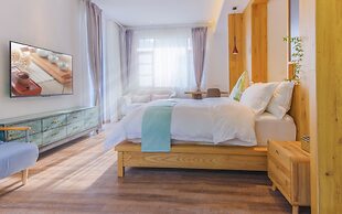 Pandora Vista Retreat