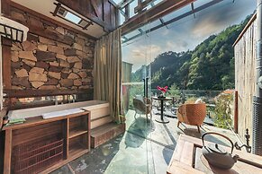 Pandora Vista Retreat