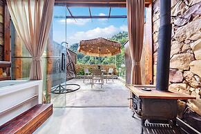 Pandora Vista Retreat