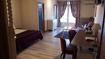 Logis Hôtel l'Essille