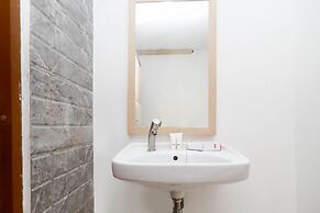 OYO 1251 Residence 8