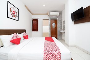 OYO 1251 Residence 8