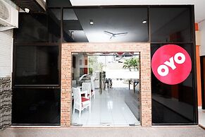 OYO 1251 Residence 8