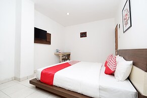 OYO 1251 Residence 8