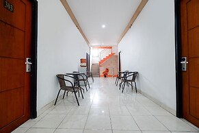 OYO 1251 Residence 8