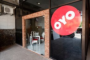 OYO 1251 Residence 8