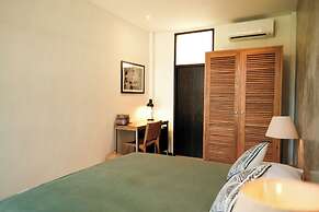 Wave House - Surf Camp