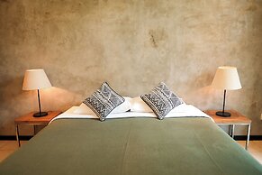 Wave House - Surf Camp