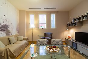 Elegant Flat at Municipio by Napoliapartments