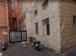 Elegant Flat at Municipio by Napoliapartments