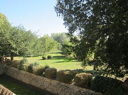 Le Manoir Aux Douves
