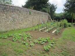 Le Manoir Aux Douves