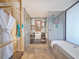 Hilton Dalian Golden Pebble Beach Resort