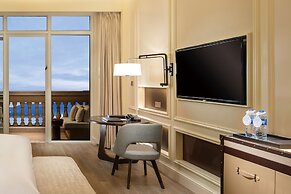 Hilton Dalian Golden Pebble Beach Resort