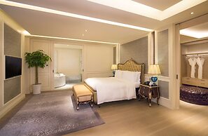 Hilton Dalian Golden Pebble Beach Resort