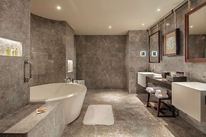 Hilton Dalian Golden Pebble Beach Resort