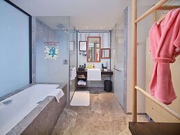 Hilton Dalian Golden Pebble Beach Resort