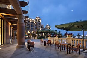 Hilton Dalian Golden Pebble Beach Resort