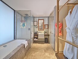 Hilton Dalian Golden Pebble Beach Resort