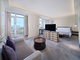 Hilton Dalian Golden Pebble Beach Resort