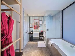 Hilton Dalian Golden Pebble Beach Resort