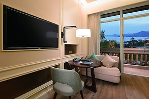 Hilton Dalian Golden Pebble Beach Resort