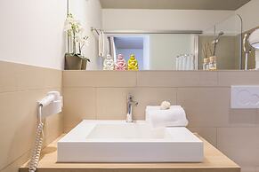 Room 4 & 5 Apartments