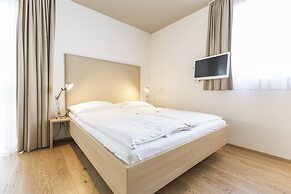 Room 4 & 5 Apartments