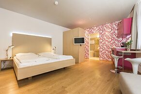 Room 4 & 5 Apartments