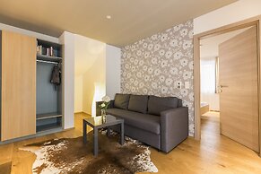 Room 4 & 5 Apartments