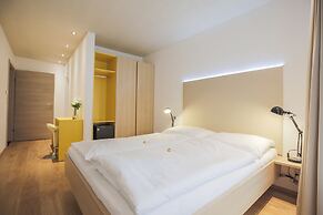 Room 4 & 5 Apartments