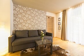 Room 4 & 5 Apartments