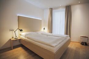 Room 4 & 5 Apartments