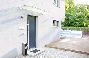 Room 4 & 5 Apartments