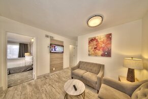 Riverside Apartments By The Beach