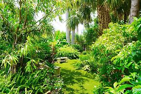 Riverside Apartments By The Beach