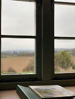 England's Gate and Coachhouse