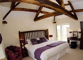 England's Gate and Coachhouse