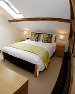 England's Gate and Coachhouse