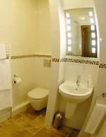 England's Gate and Coachhouse