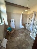 England's Gate and Coachhouse