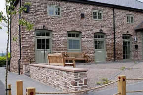 England's Gate and Coachhouse
